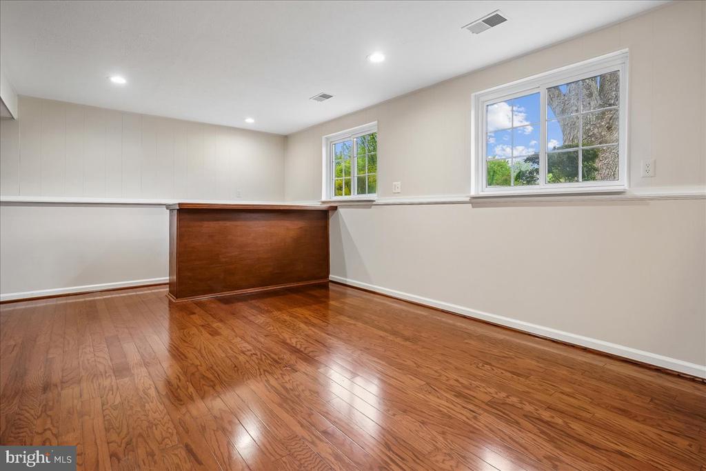 4407 VANTAGE COURT