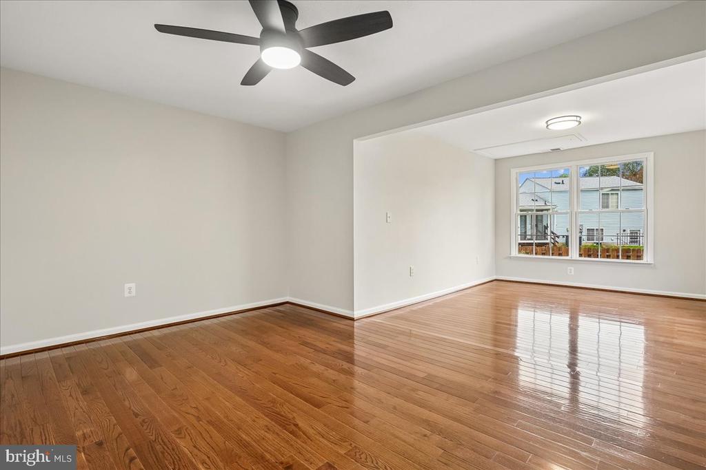 4407 VANTAGE COURT