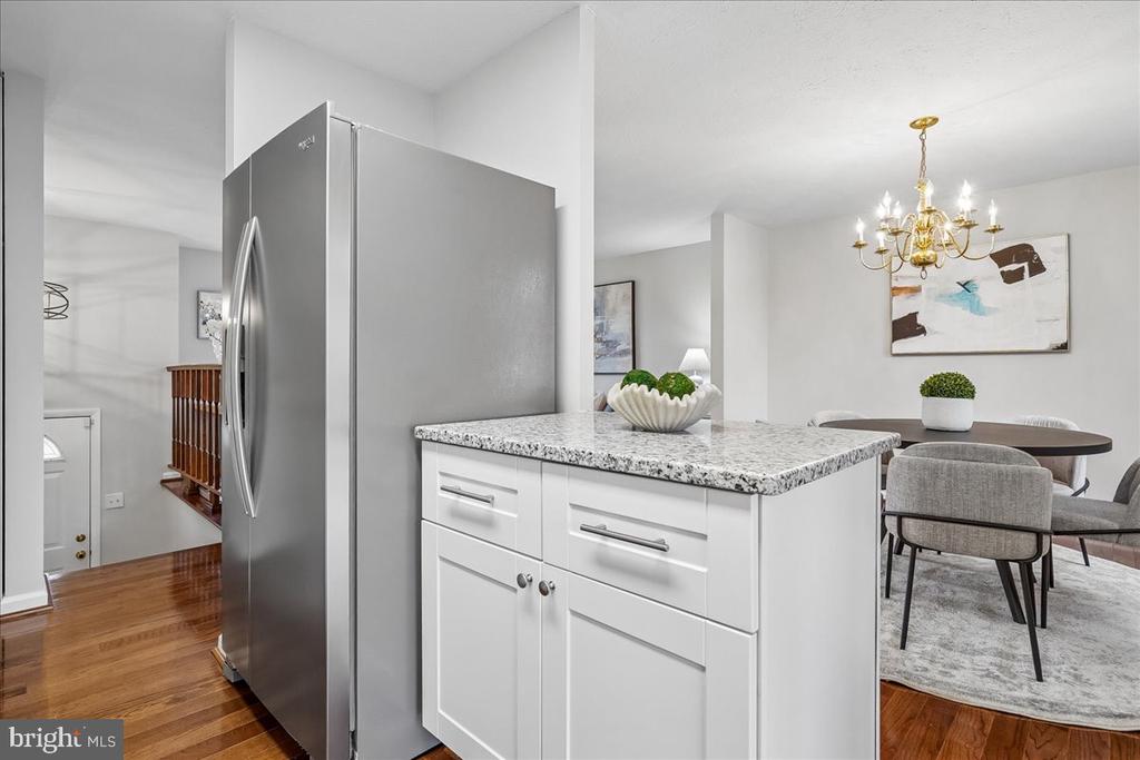 4407 VANTAGE COURT