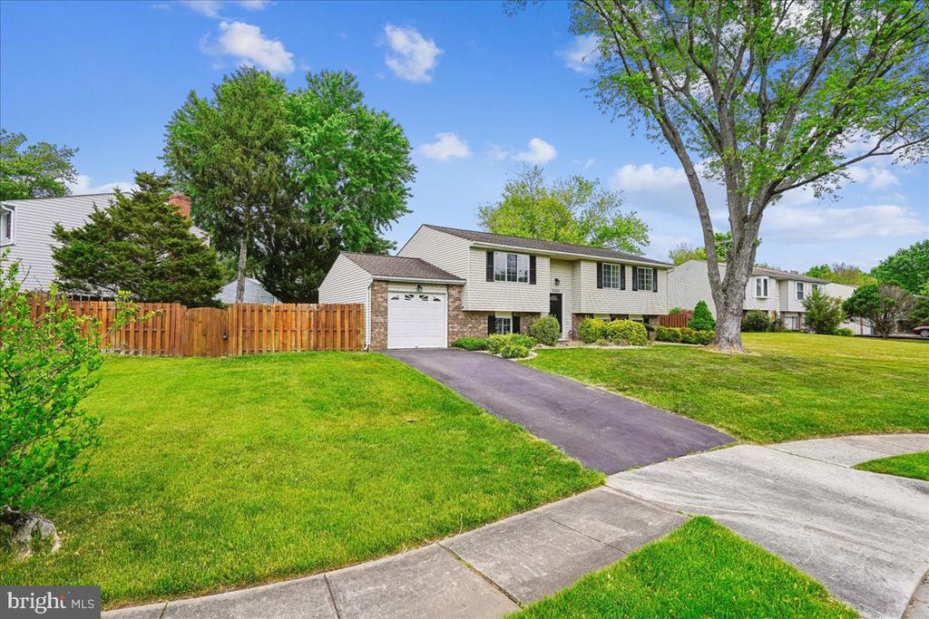 4407 VANTAGE COURT