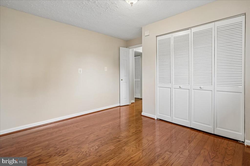 4407 VANTAGE COURT