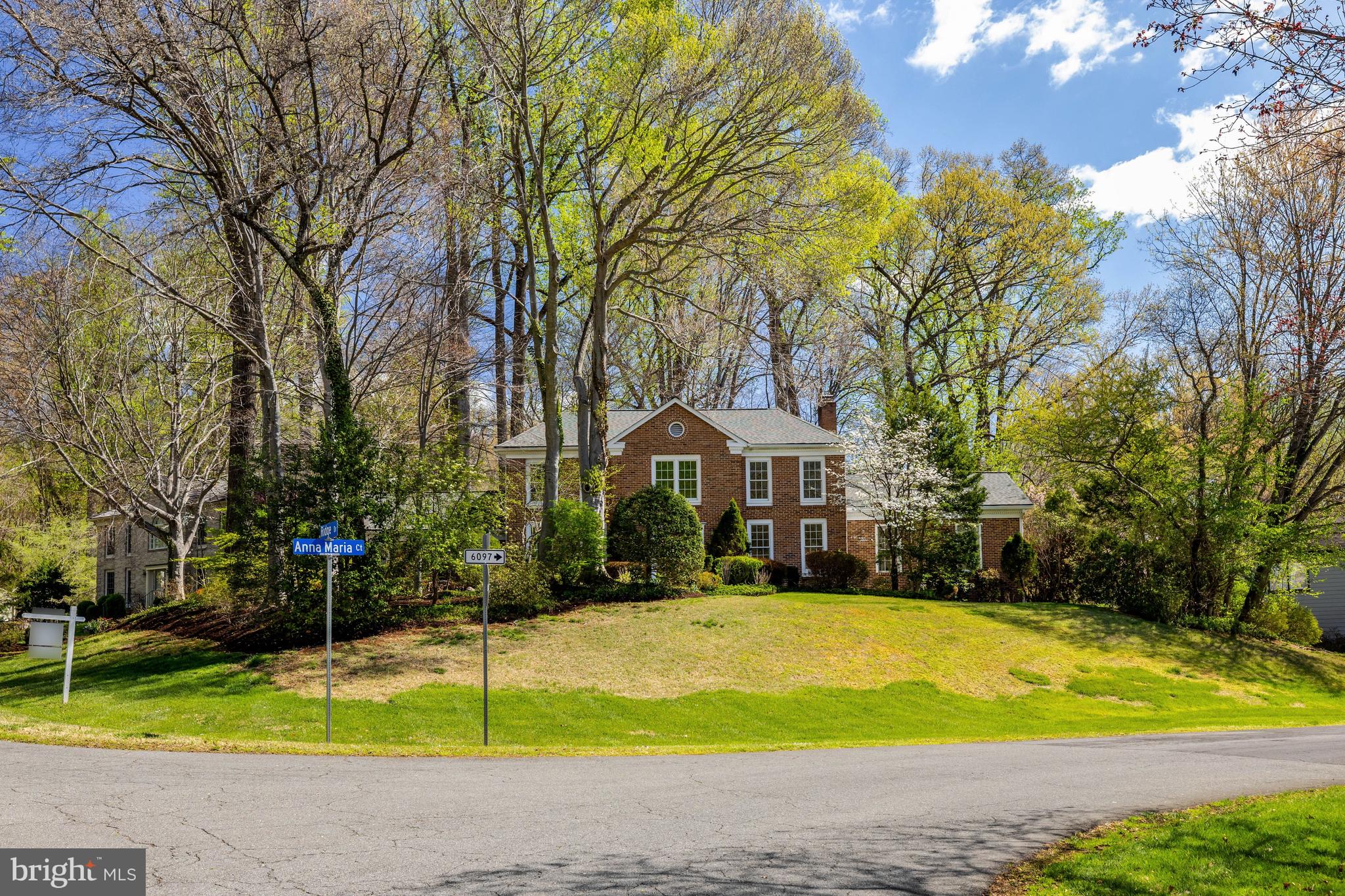 6516 ANNA MARIA COURT