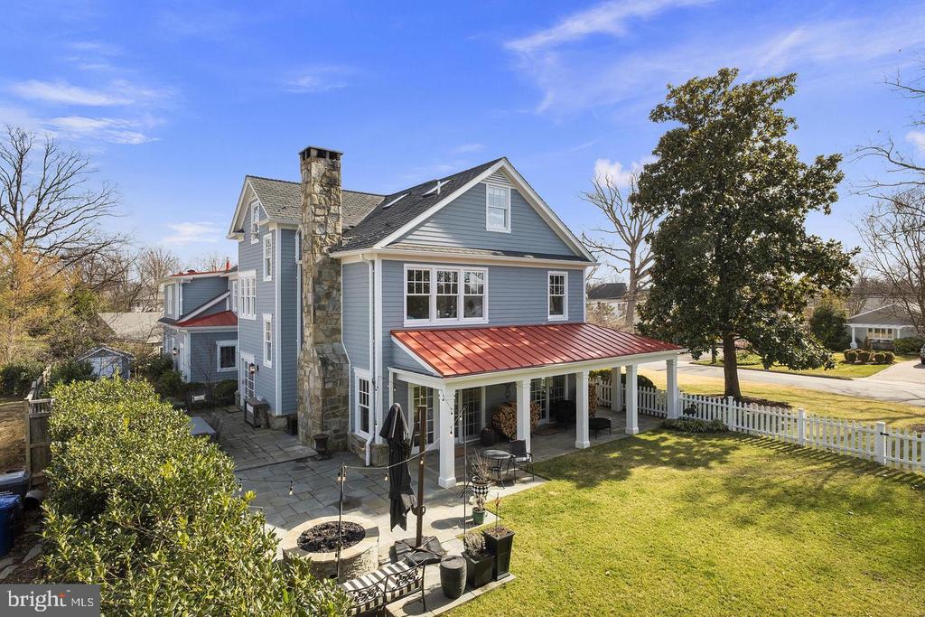 2220 WINDSOR ROAD