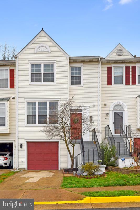 6819 SIGNATURE CIRCLE