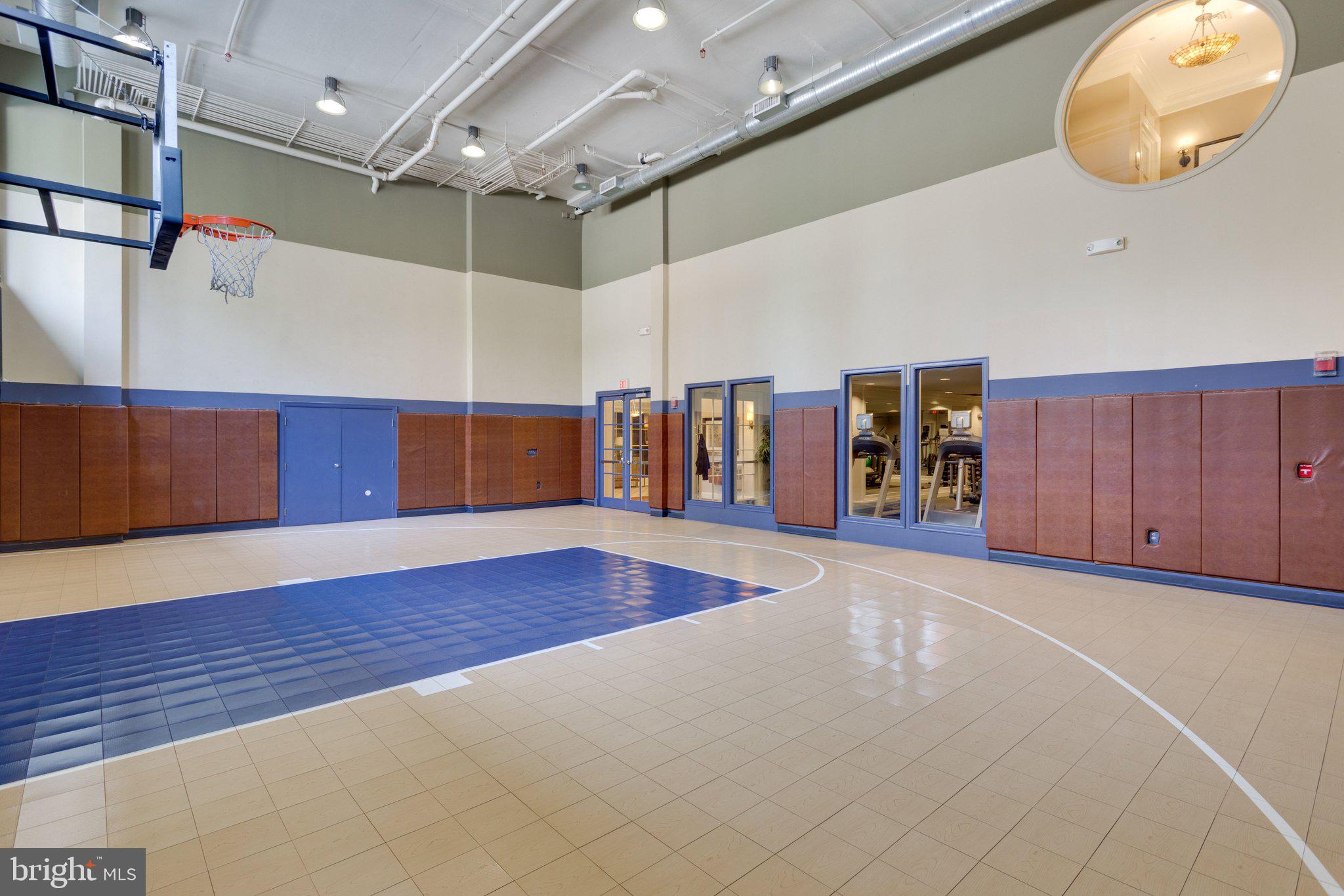 2655 PROSPERITY AVENUE 203