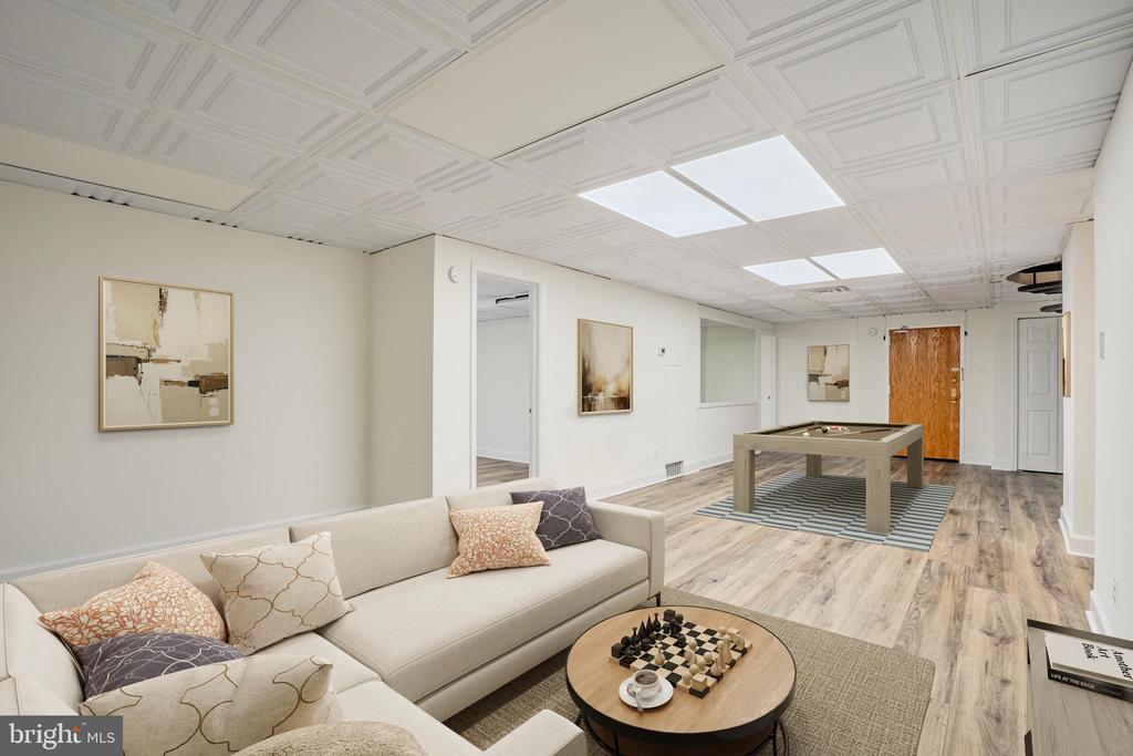 1800 OLD MEADOW ROAD Unit: 218