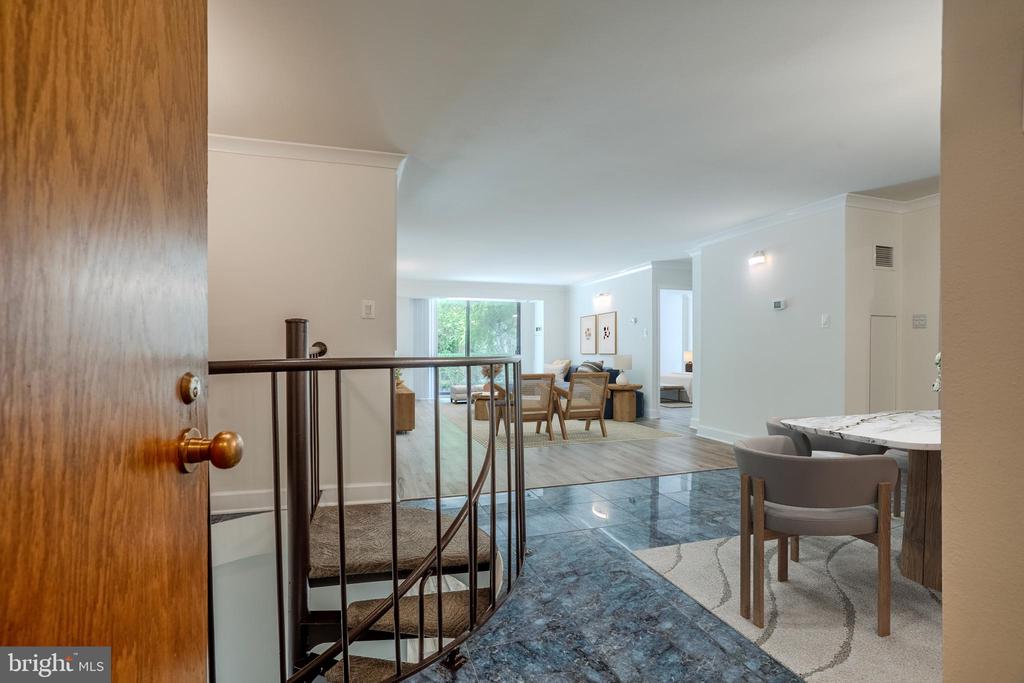 1800 OLD MEADOW ROAD Unit: 218