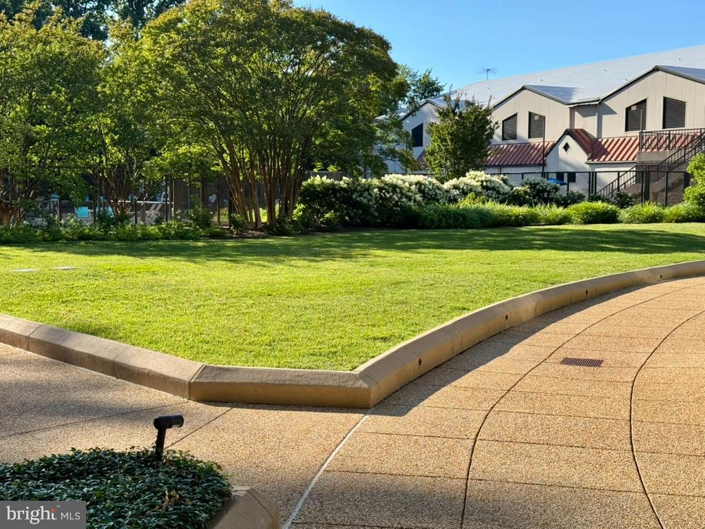 1800 OLD MEADOW ROAD Unit: 218