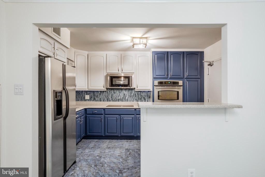 1800 OLD MEADOW ROAD Unit: 218