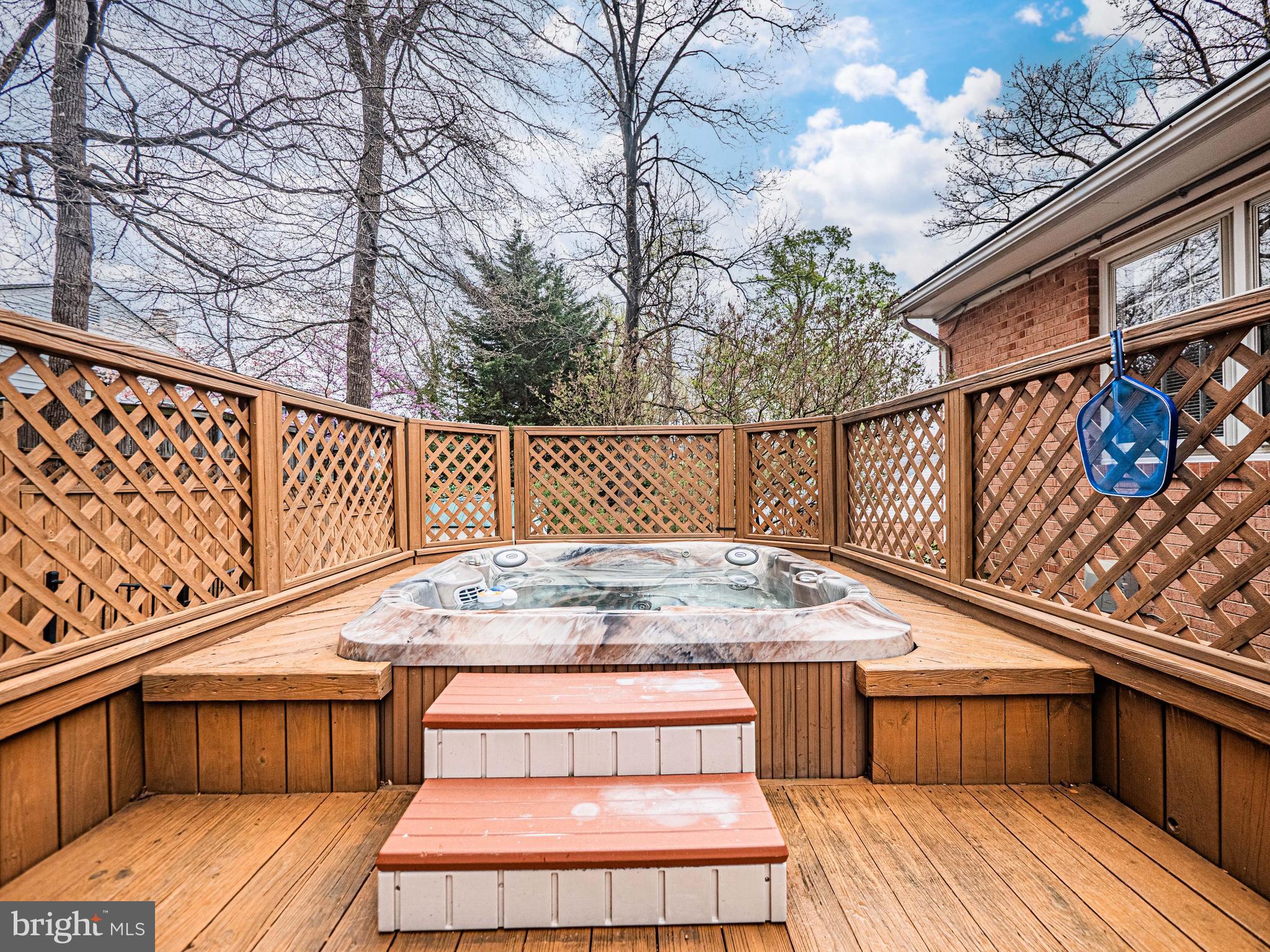 2419 CARON LANE