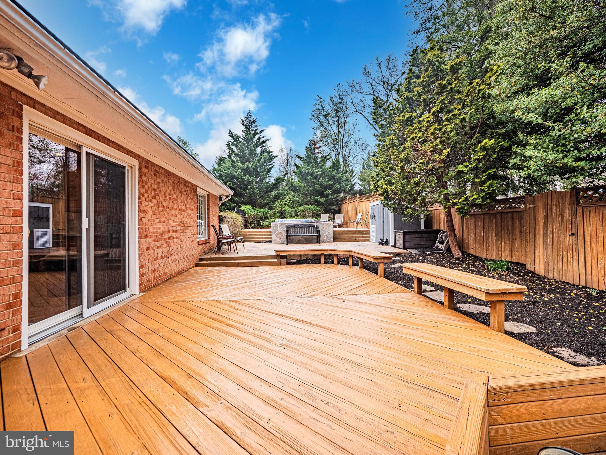 2419 CARON LANE