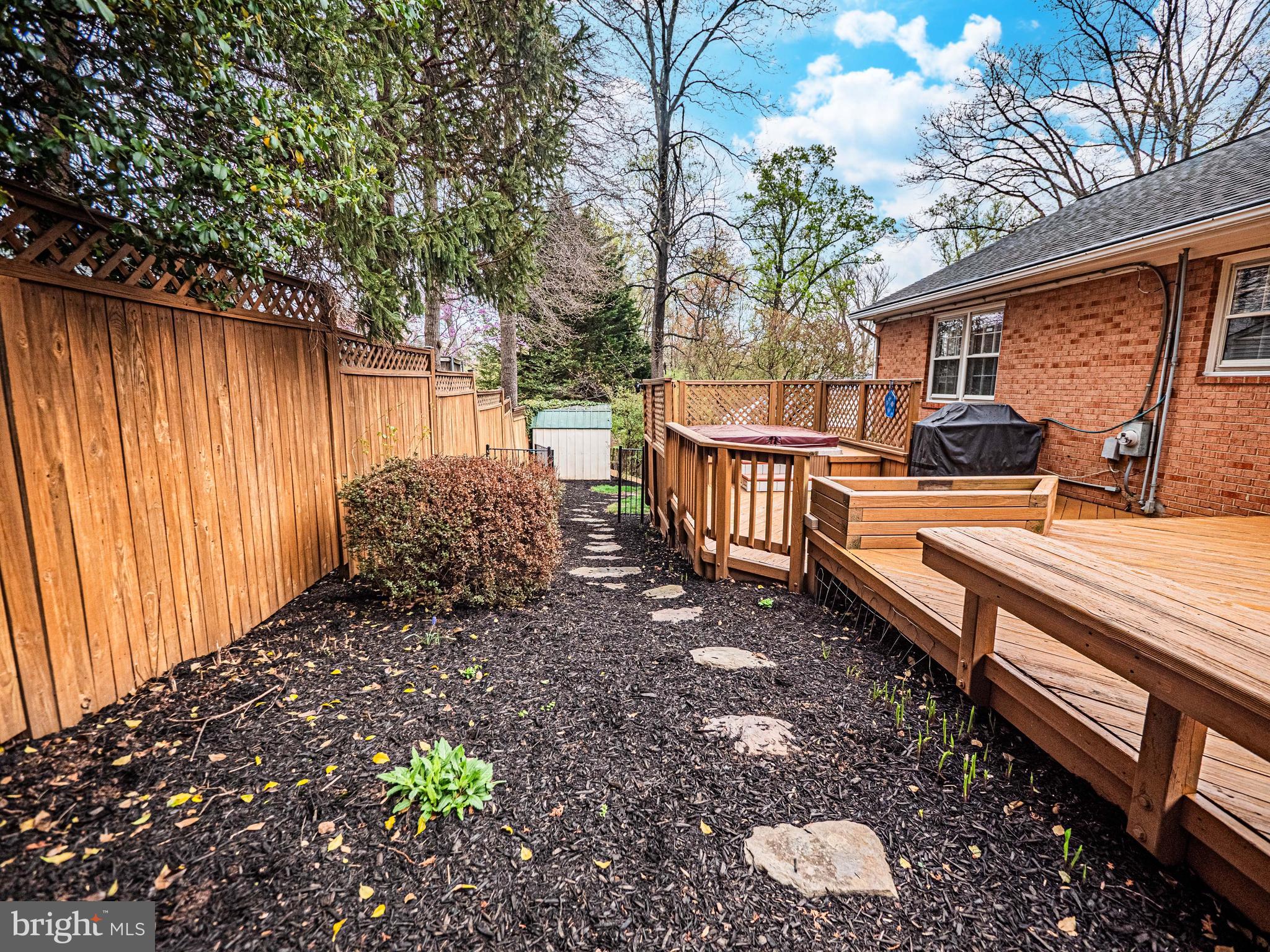 2419 CARON LANE