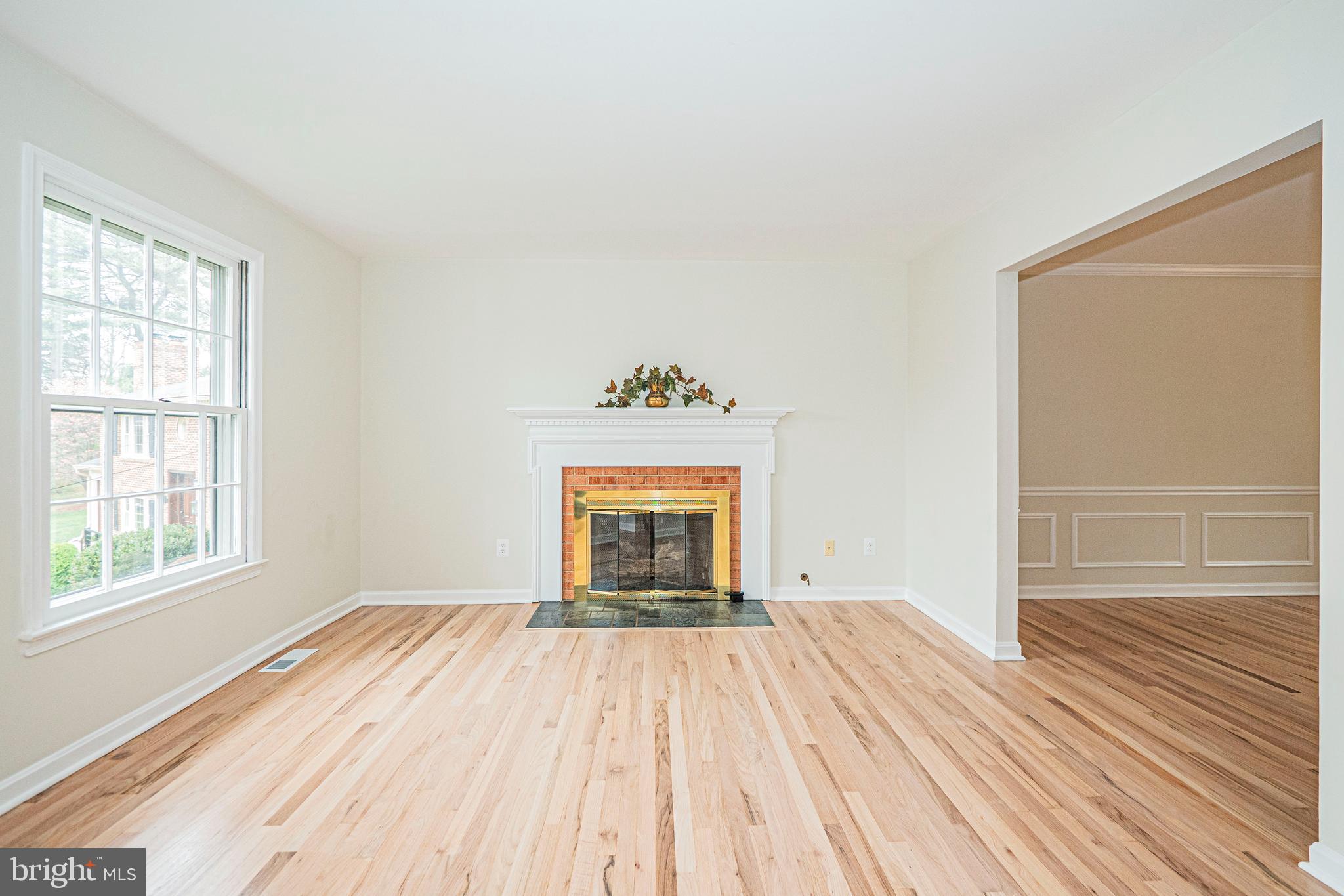 2419 CARON LANE