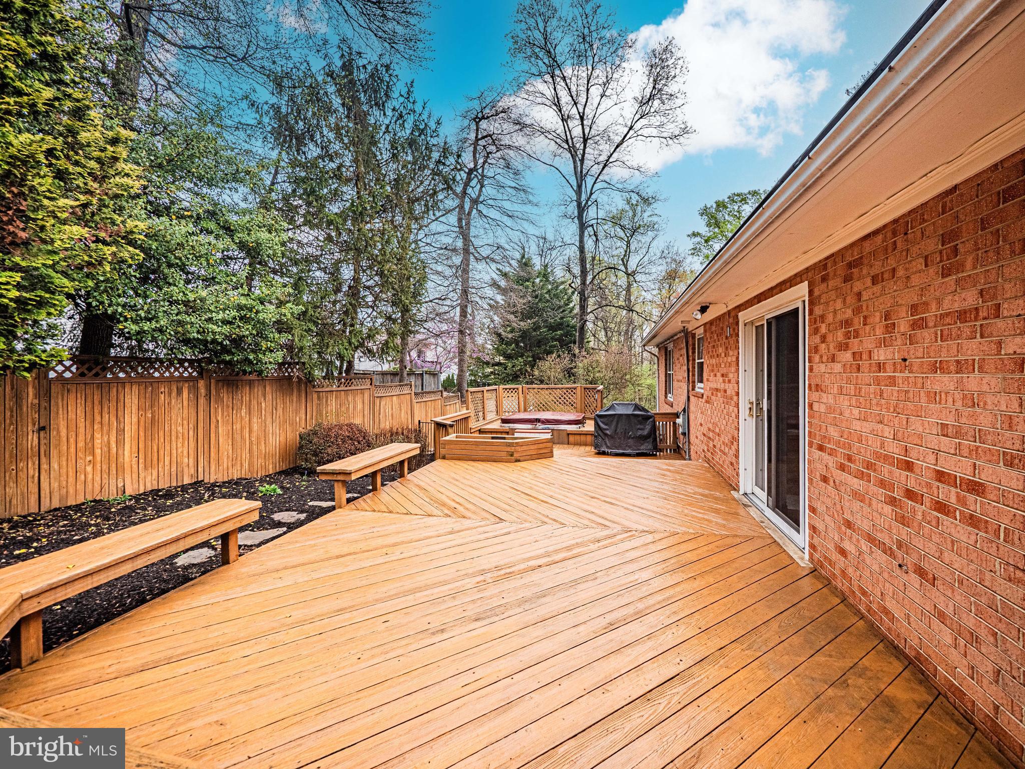 2419 CARON LANE