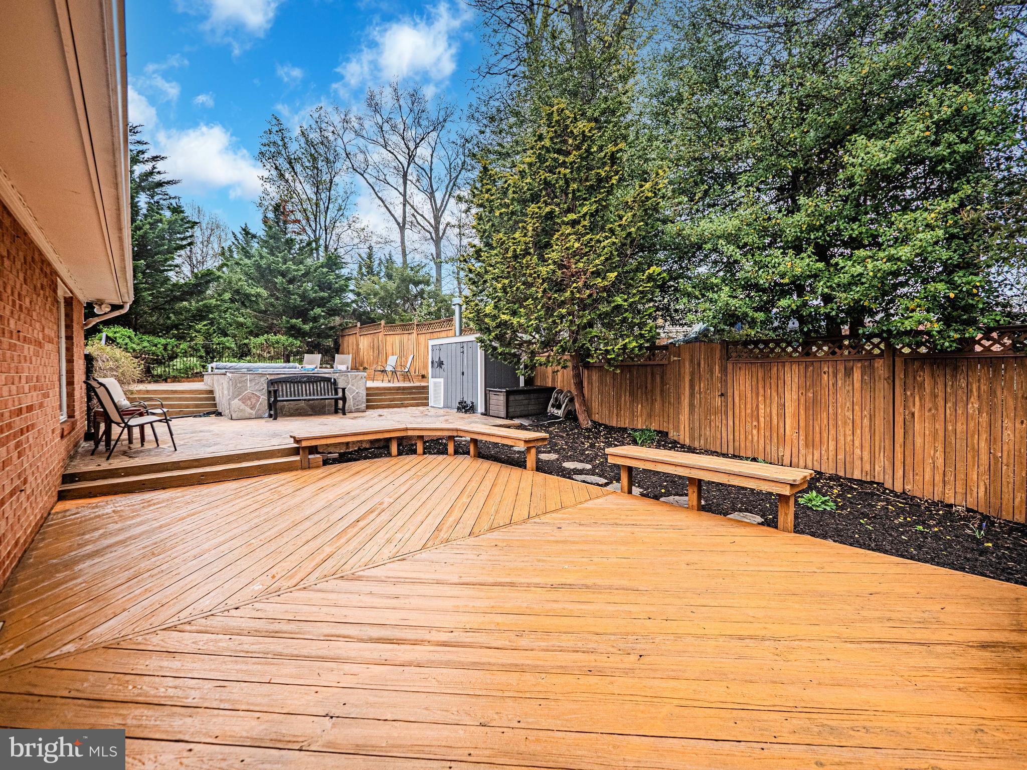 2419 CARON LANE