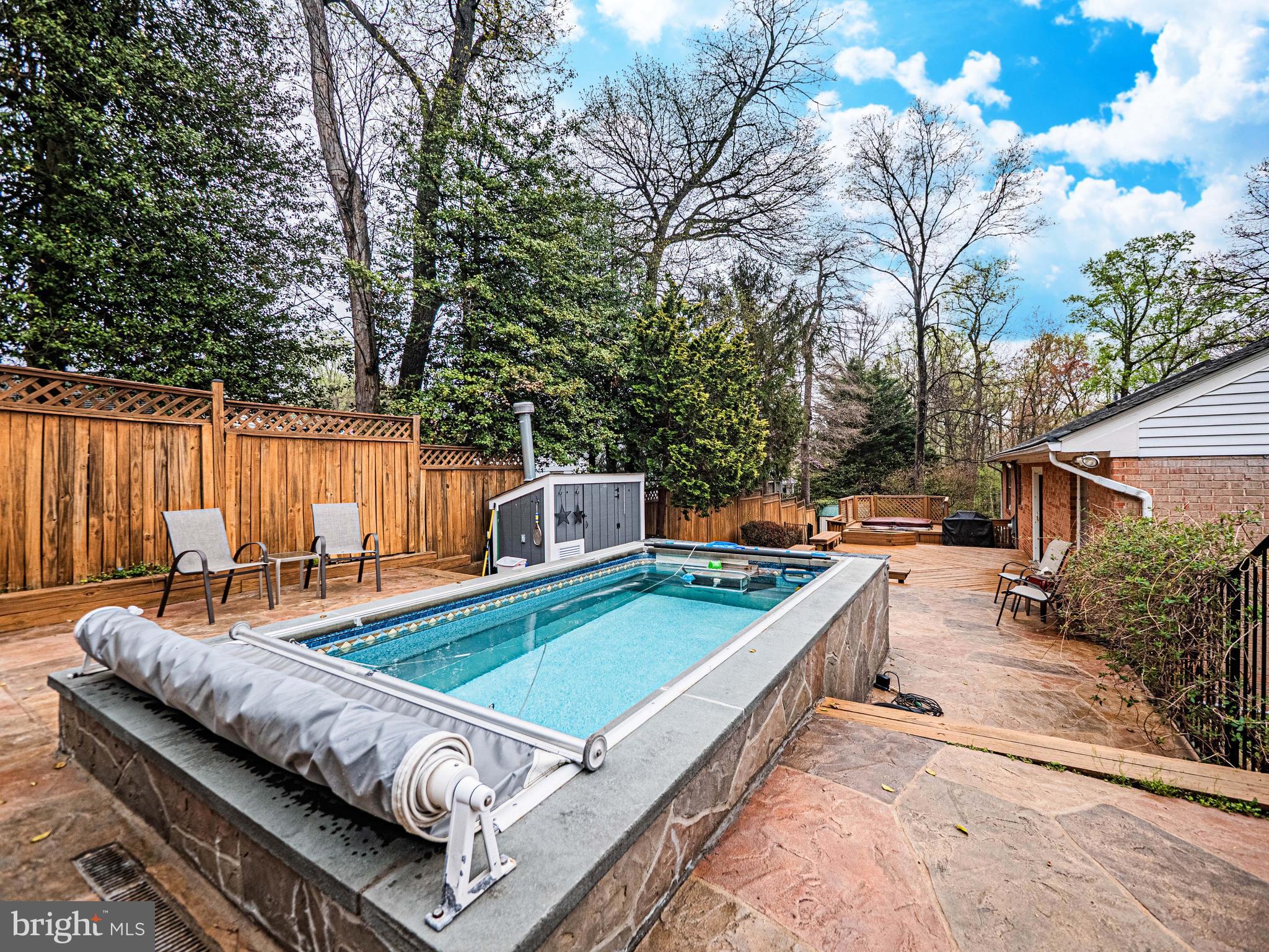 2419 CARON LANE