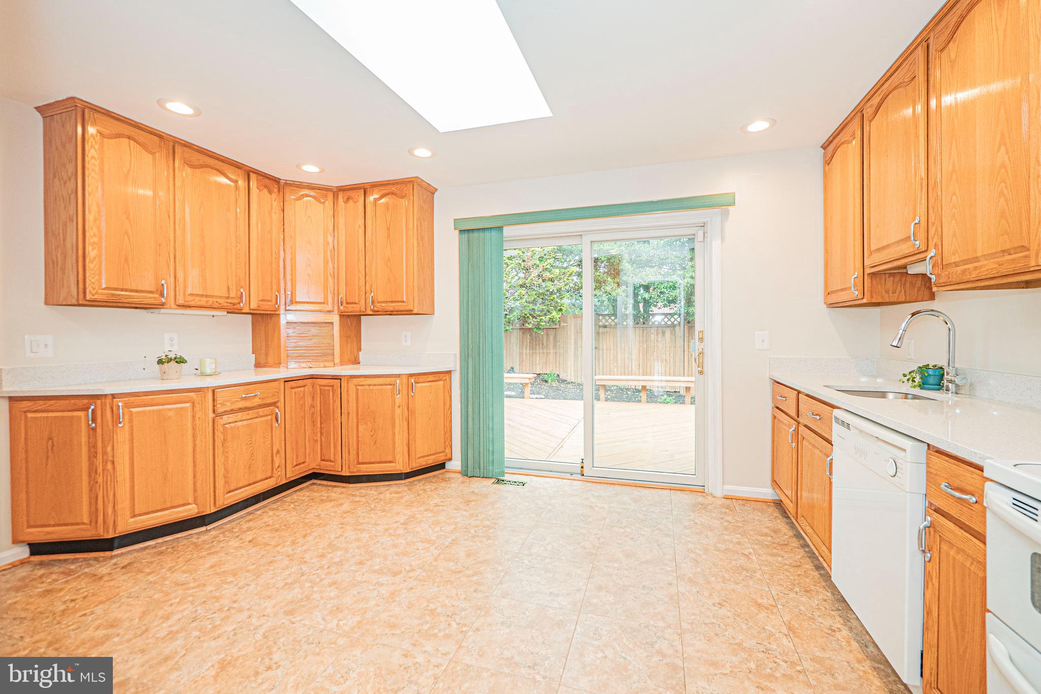 2419 CARON LANE