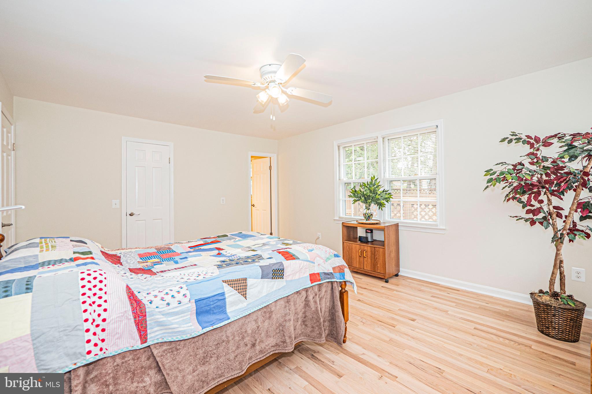 2419 CARON LANE