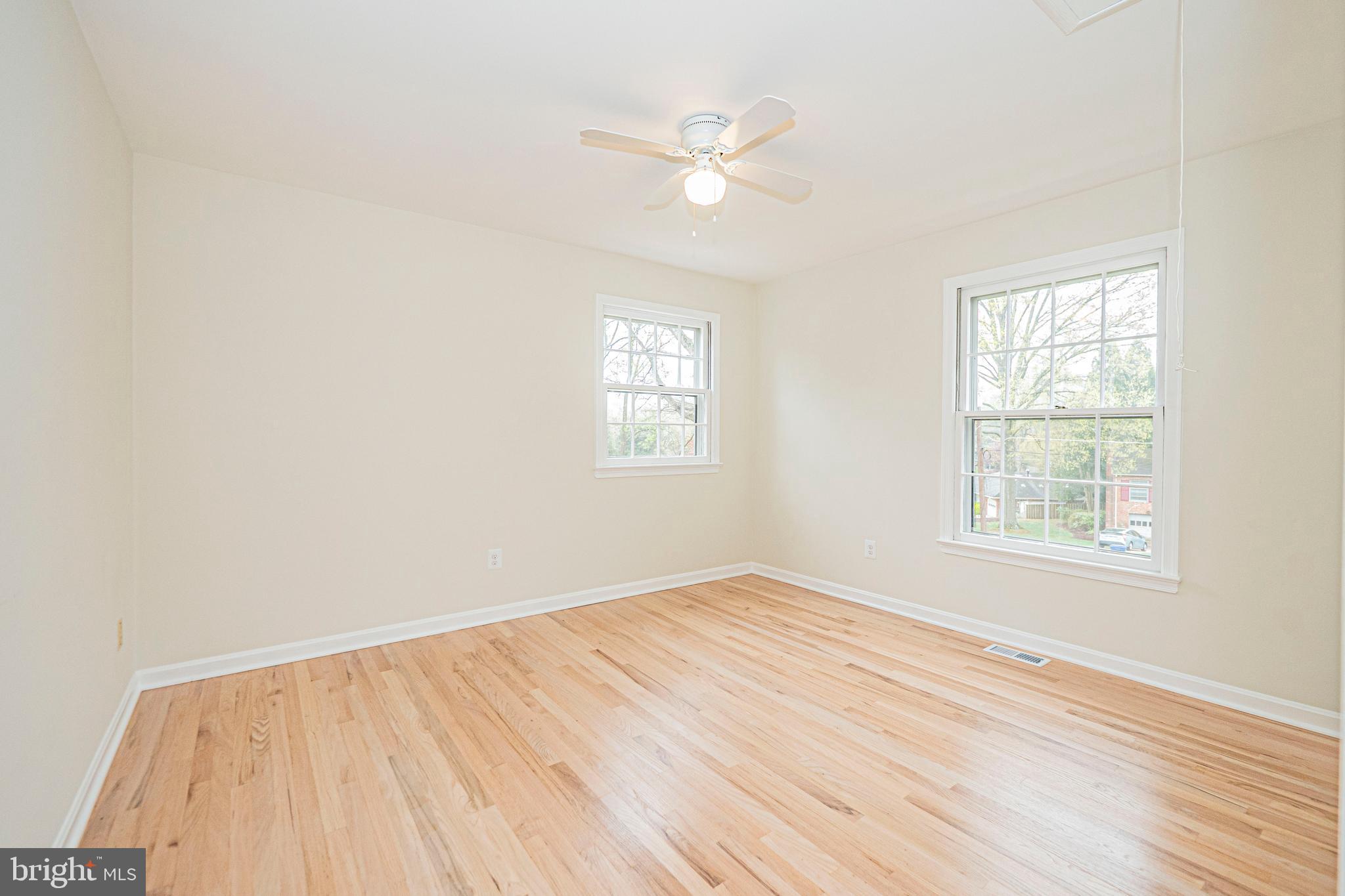 2419 CARON LANE