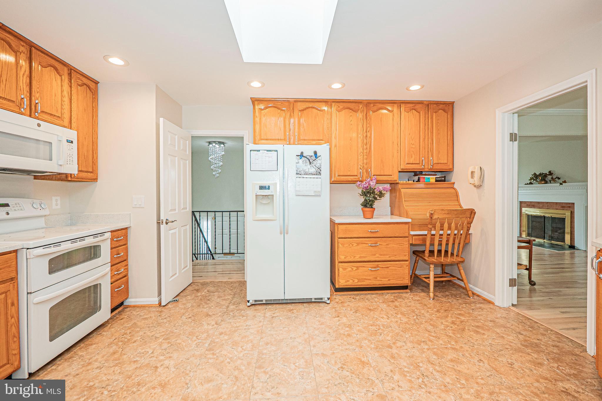 2419 CARON LANE