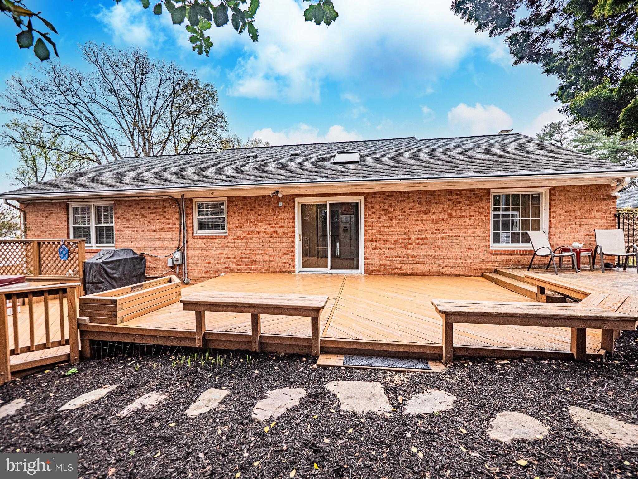 2419 CARON LANE