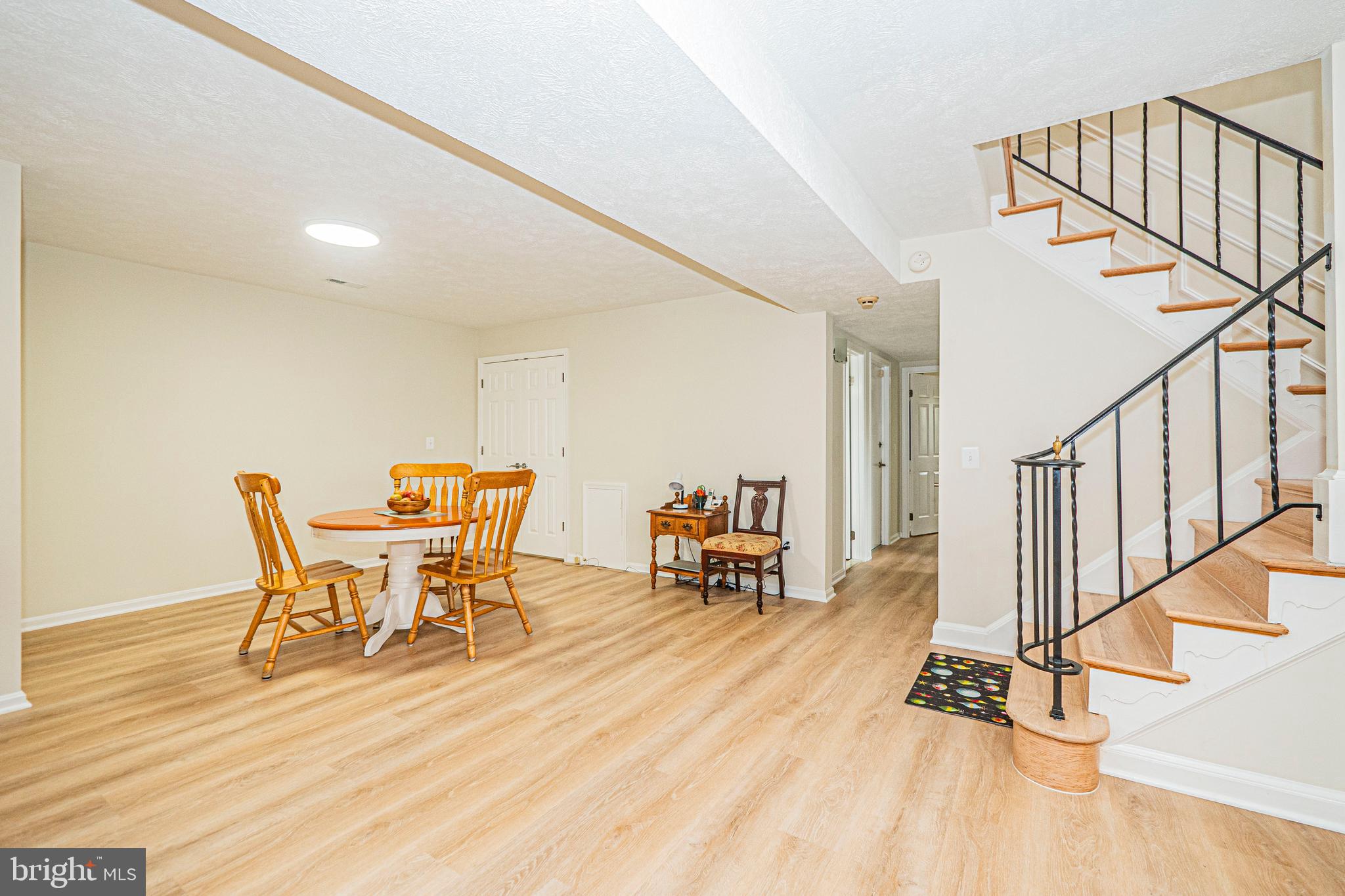 2419 CARON LANE