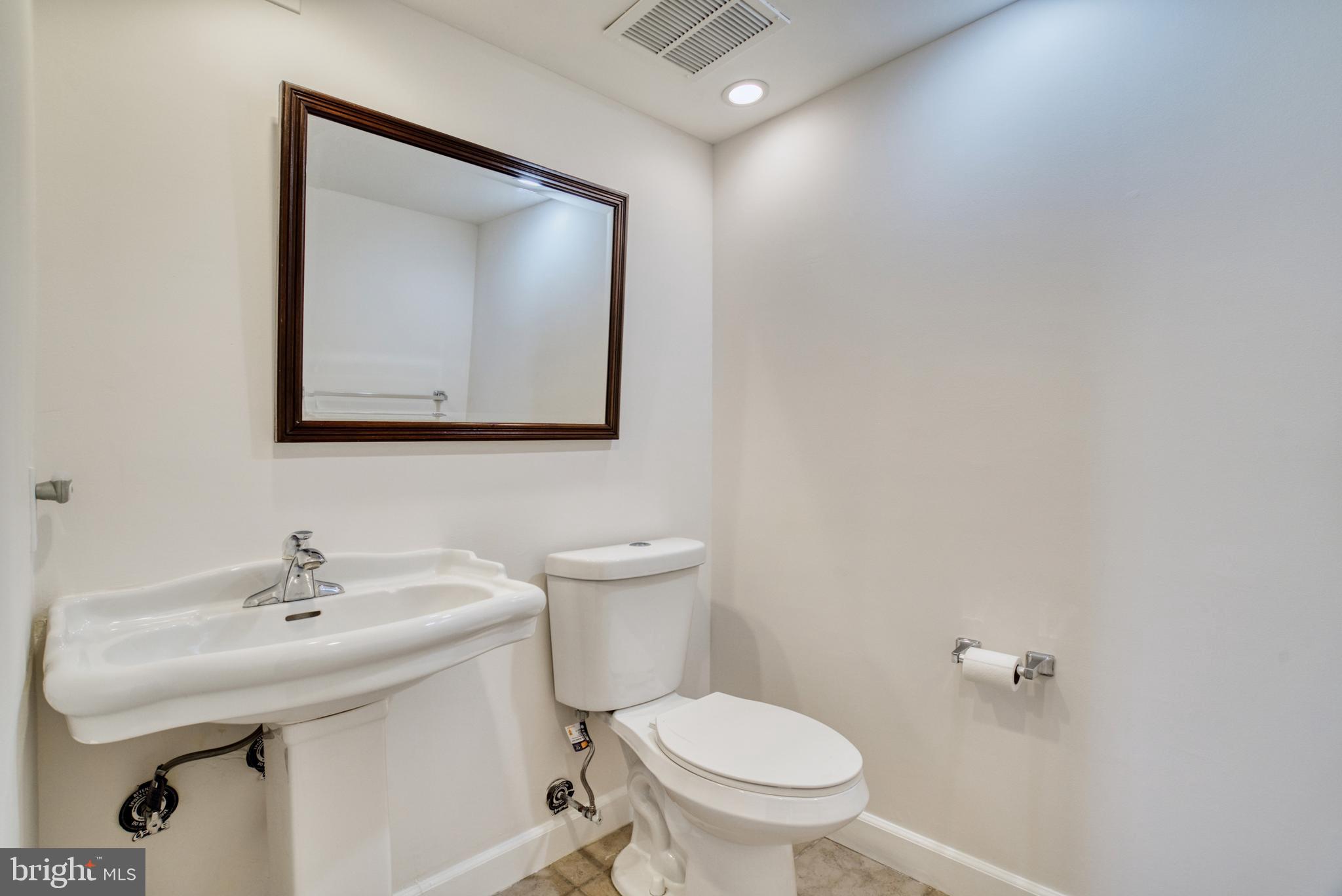 1800 OLD MEADOW ROAD 1006