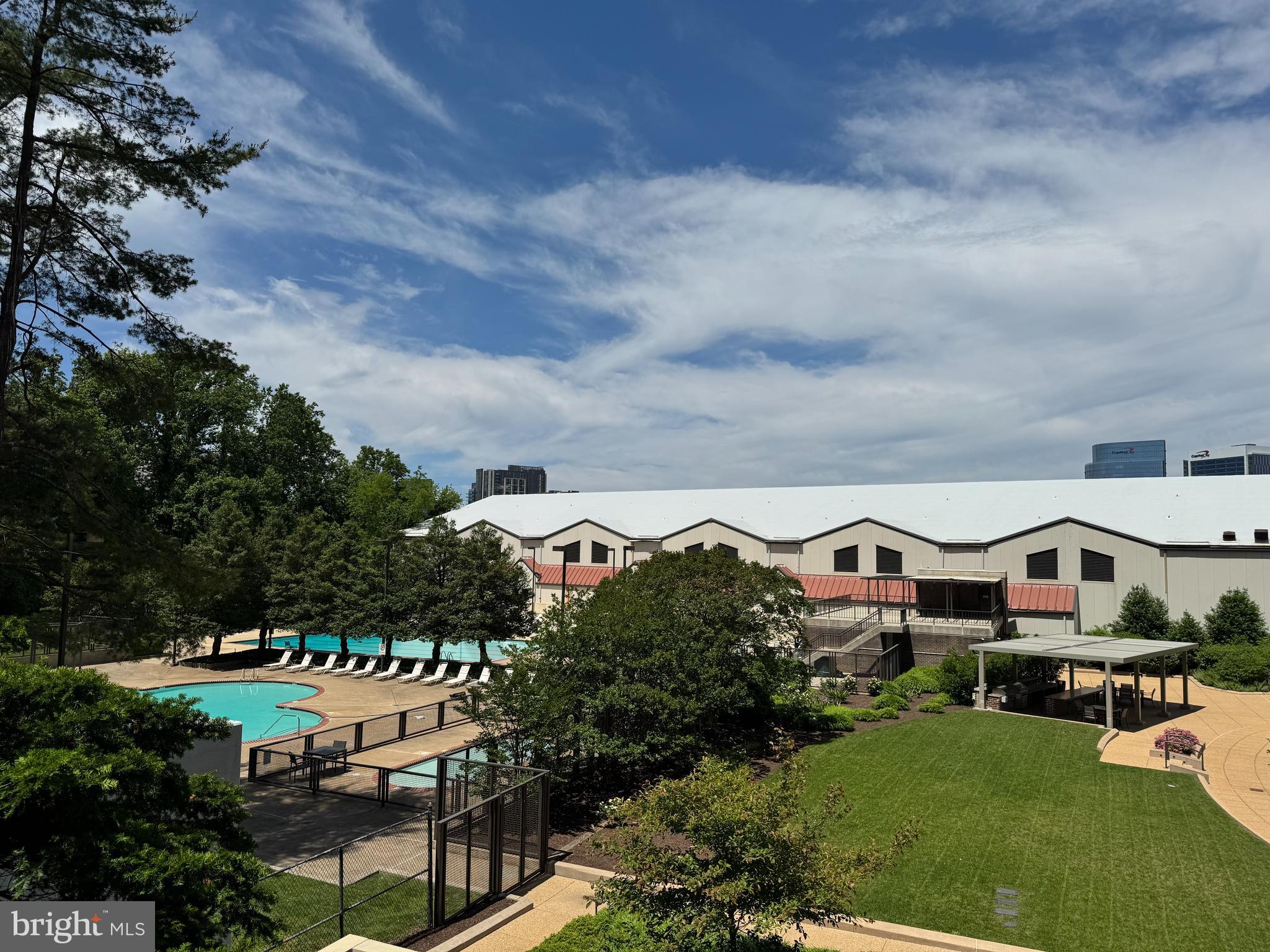 1800 OLD MEADOW ROAD 1006