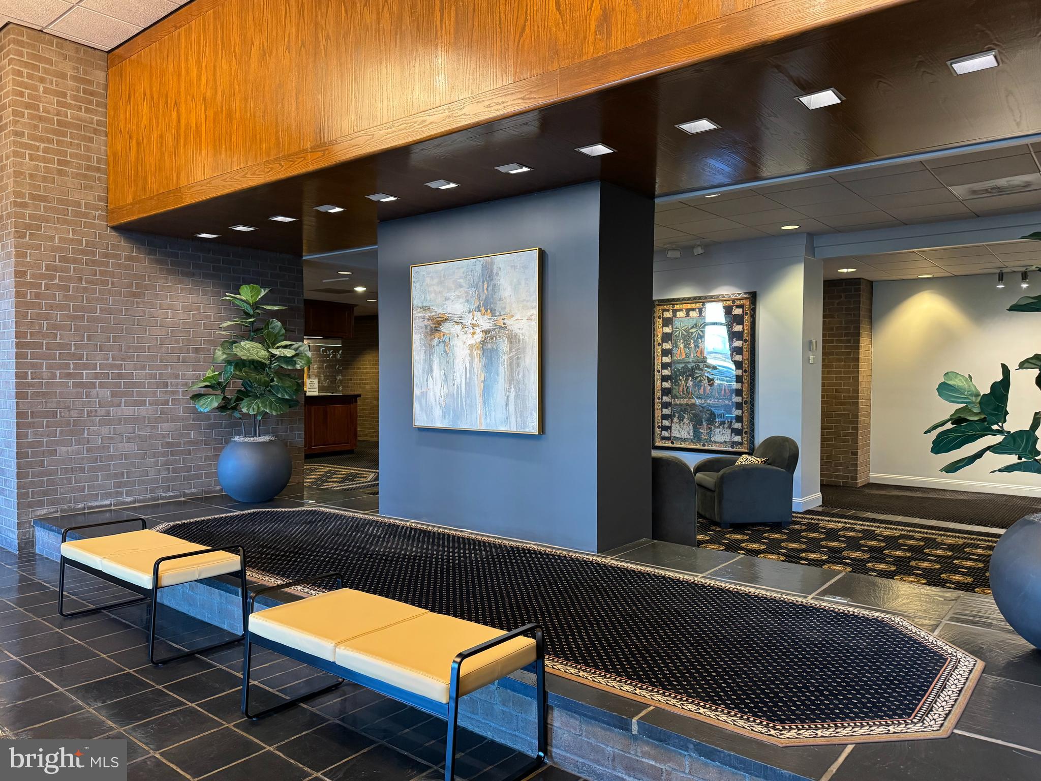 1800 OLD MEADOW ROAD 1006