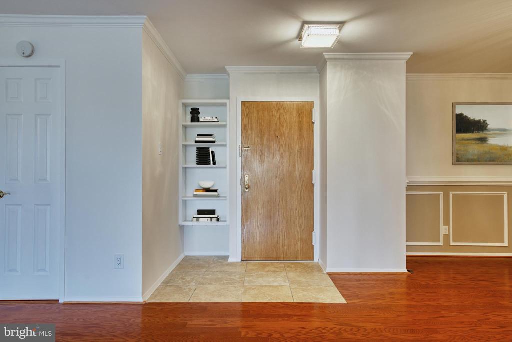 1800 OLD MEADOW ROAD 1006