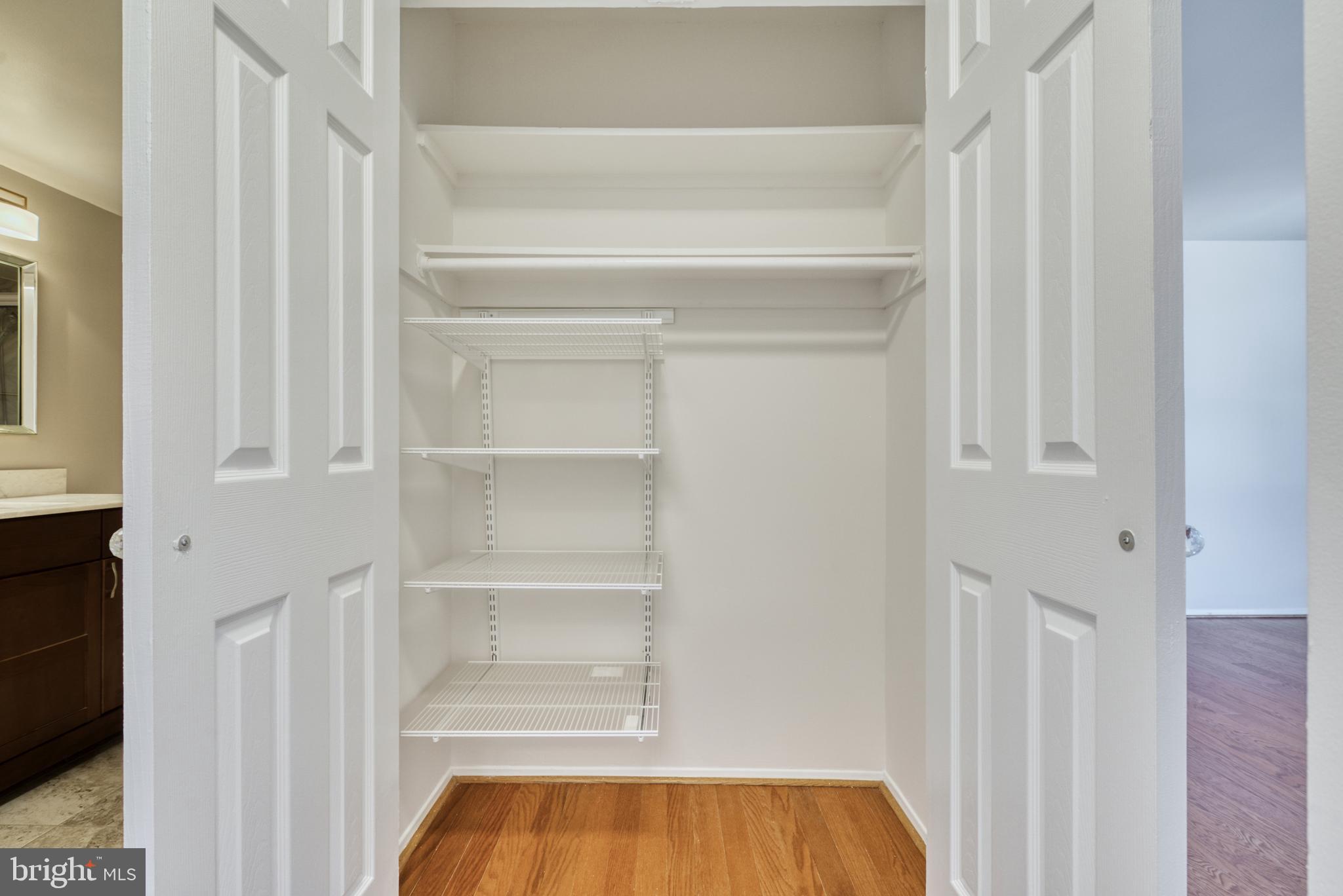 1800 OLD MEADOW ROAD 1006