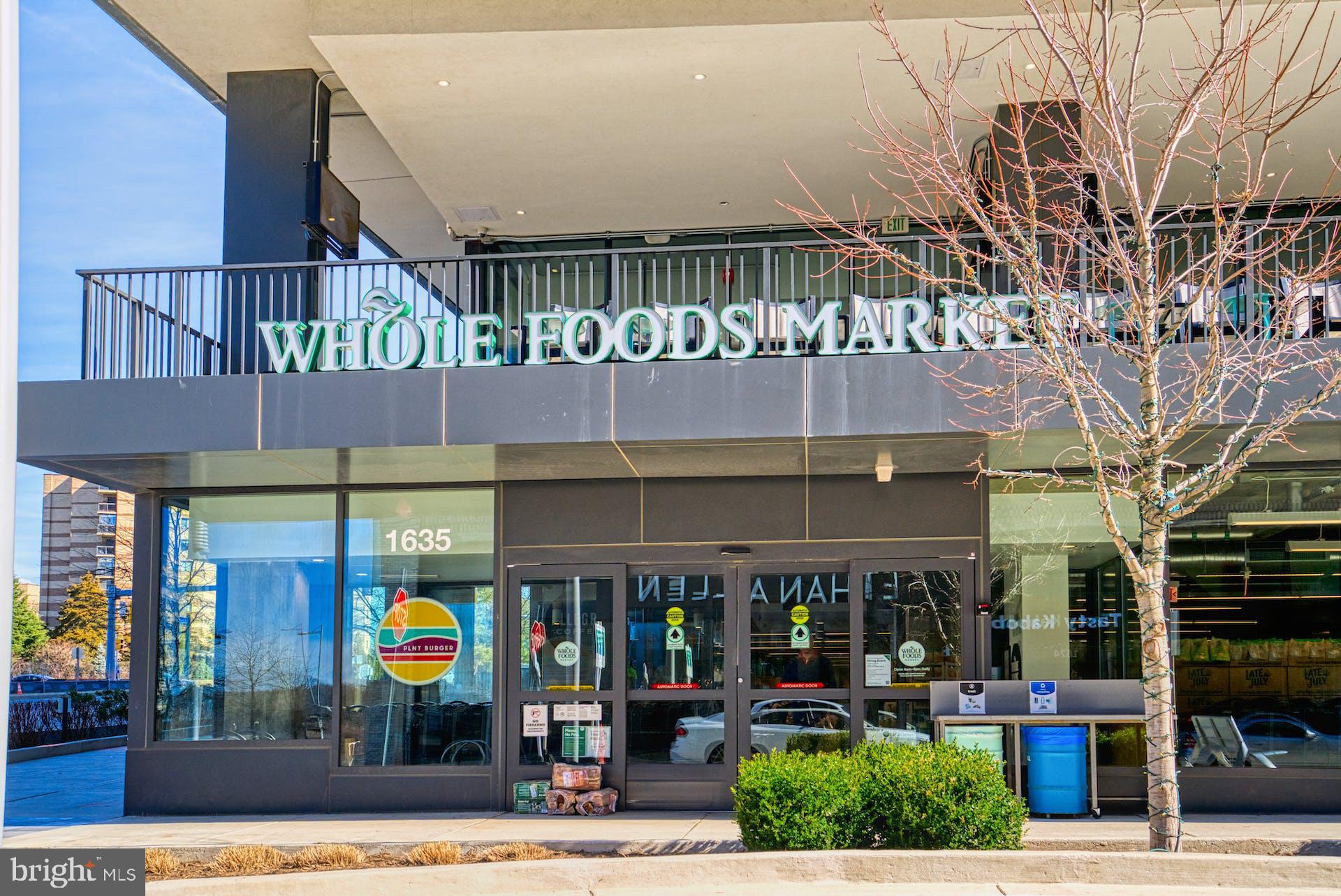 1800 OLD MEADOW ROAD 1006