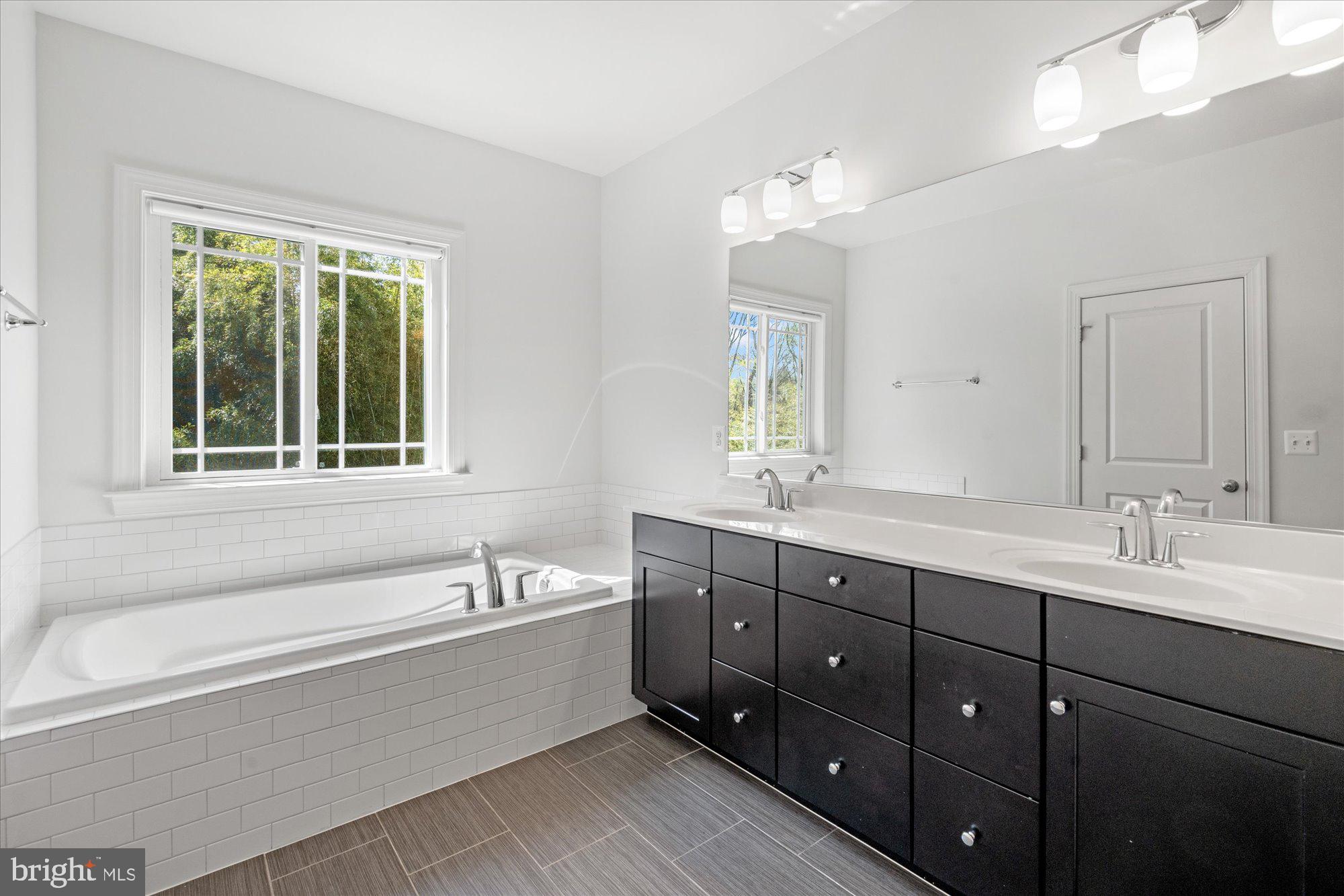 8112 WINGFIELD PLACE