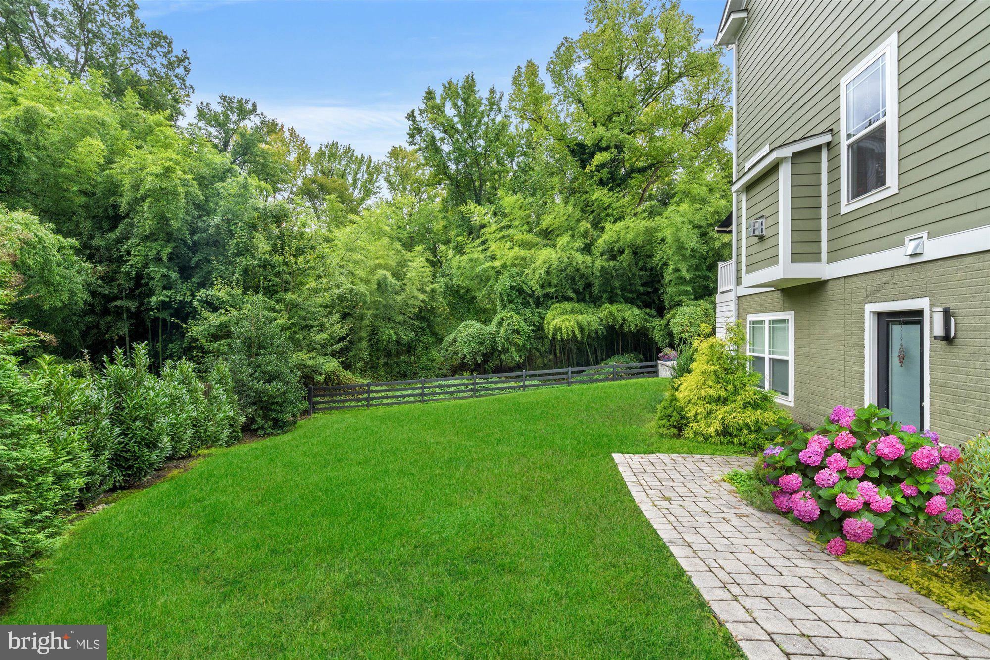 8112 WINGFIELD PLACE