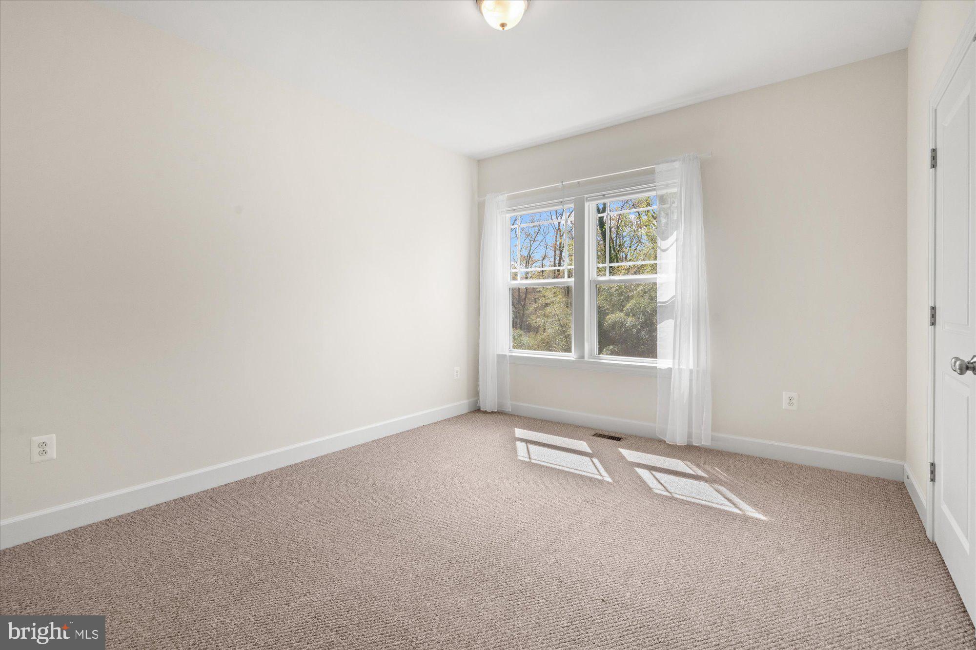 8112 WINGFIELD PLACE