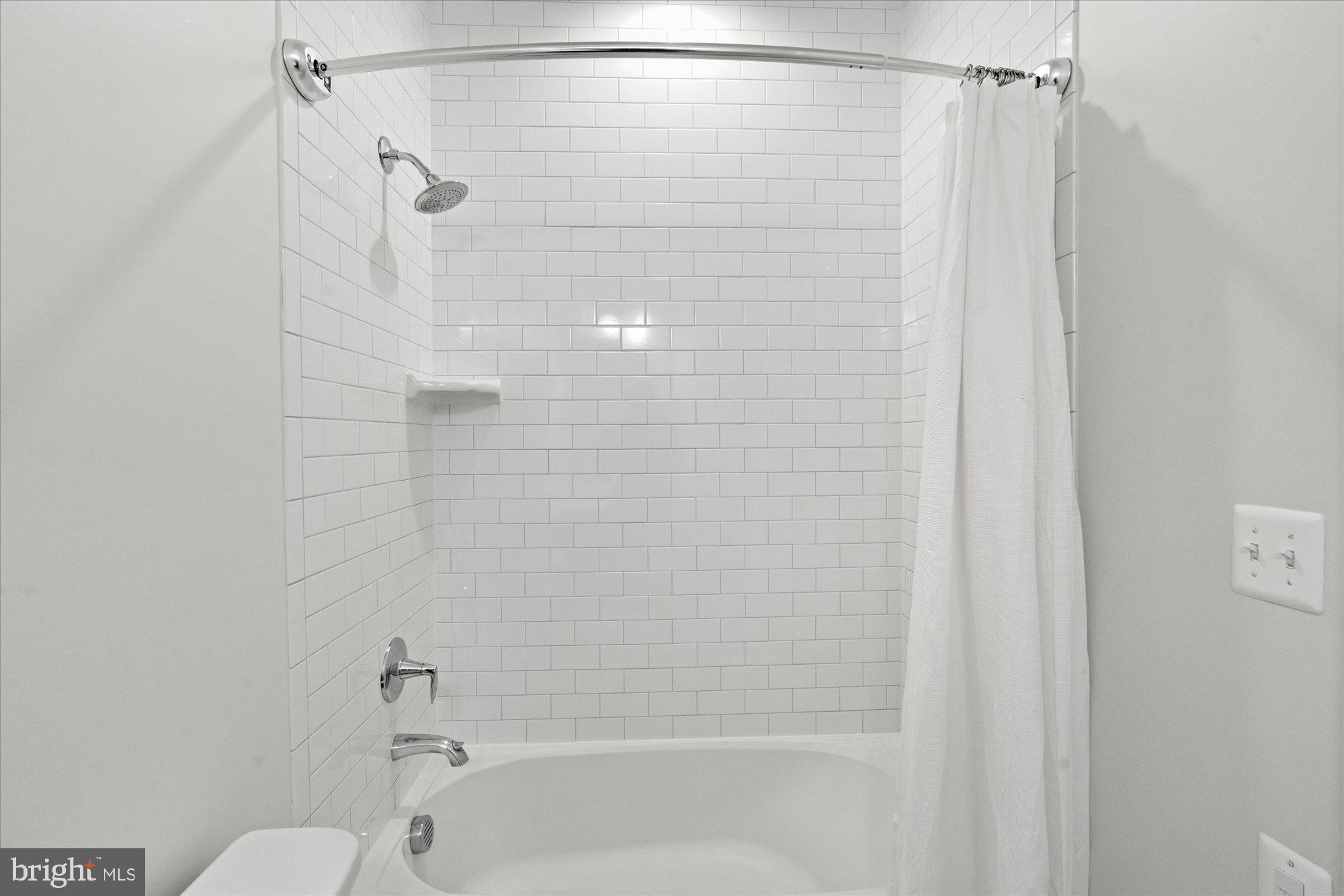 8112 WINGFIELD PLACE