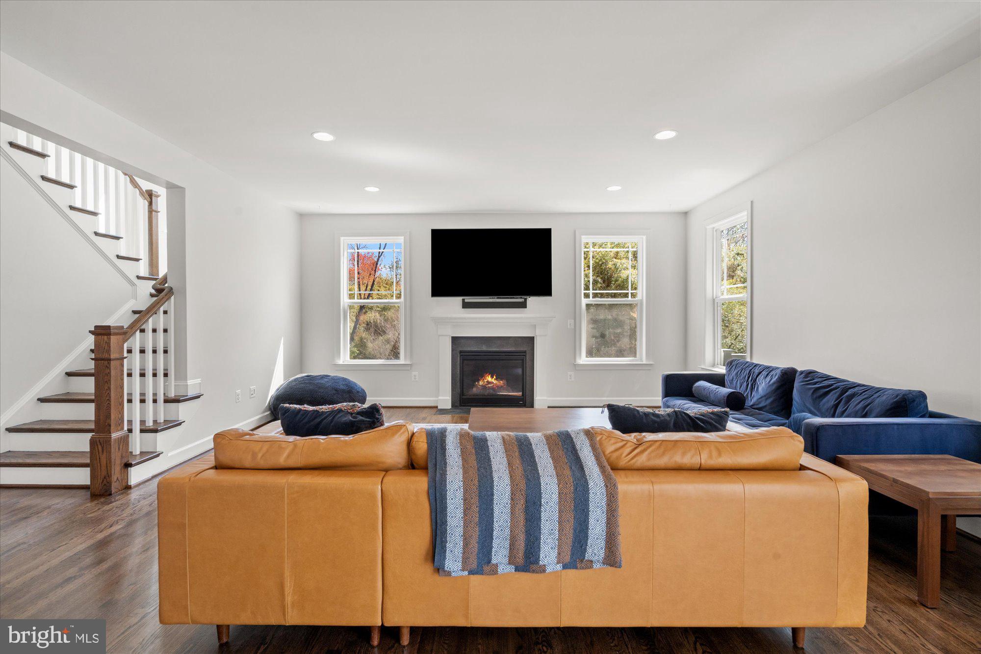 8112 WINGFIELD PLACE