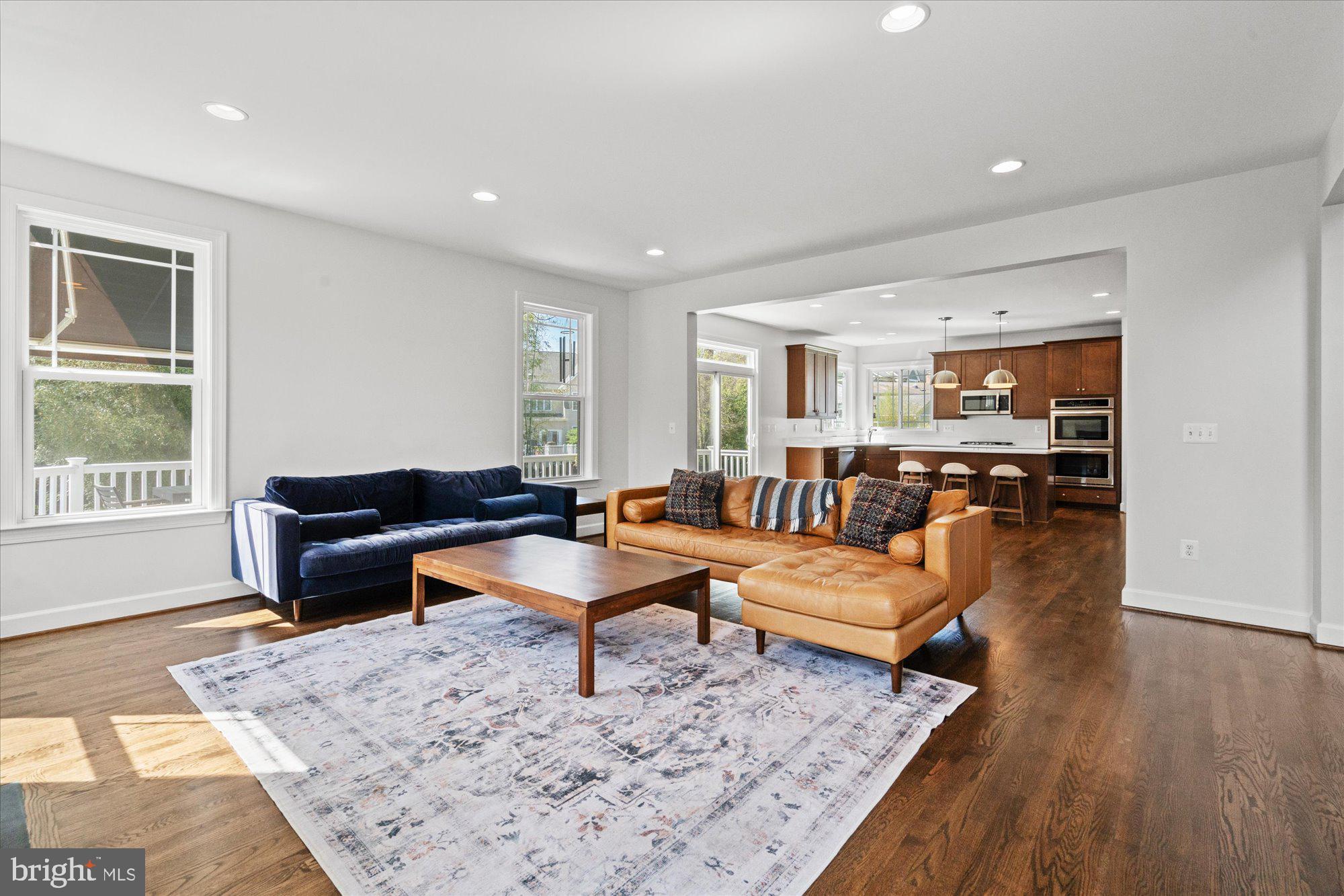 8112 WINGFIELD PLACE