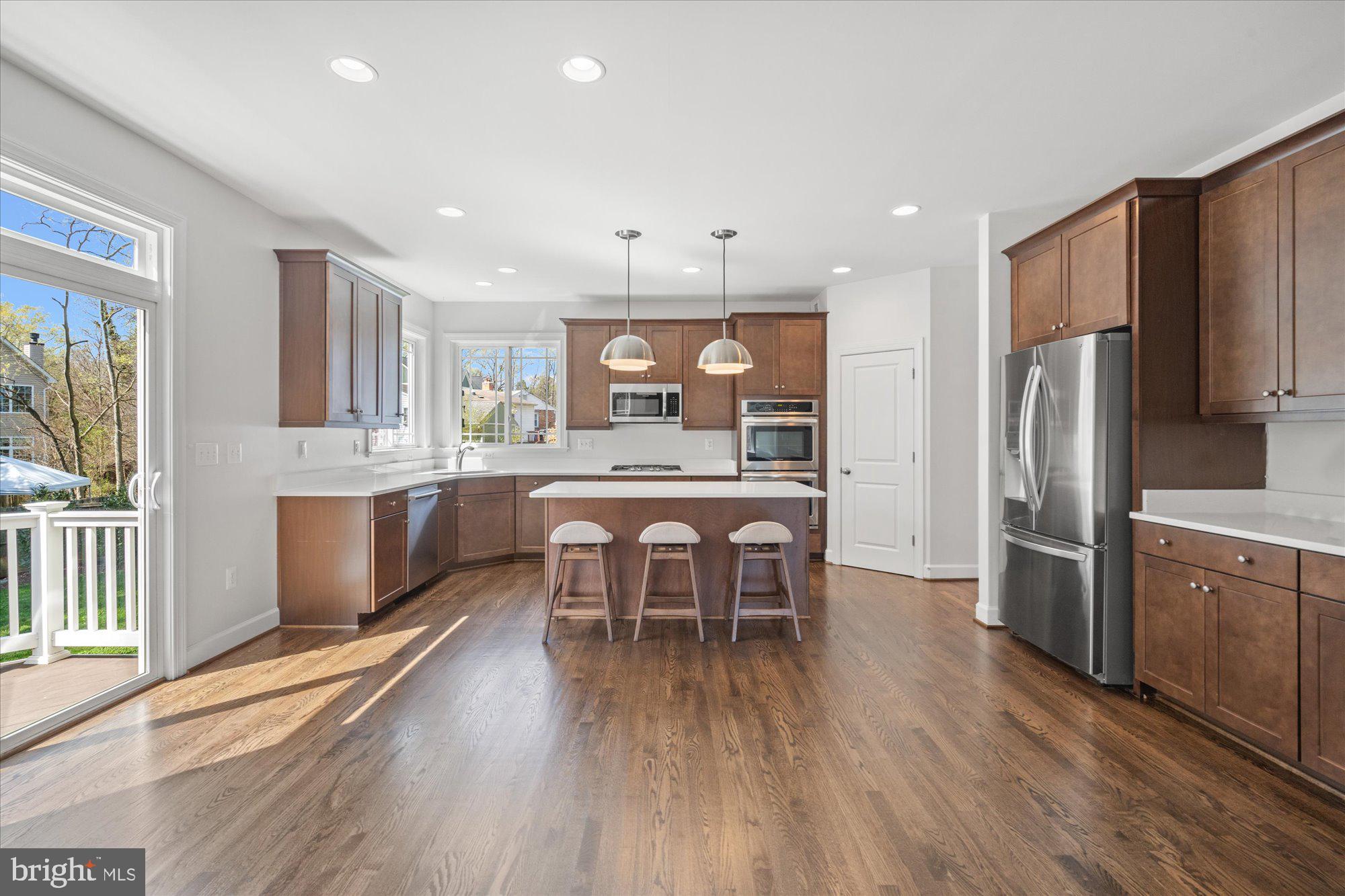 8112 WINGFIELD PLACE