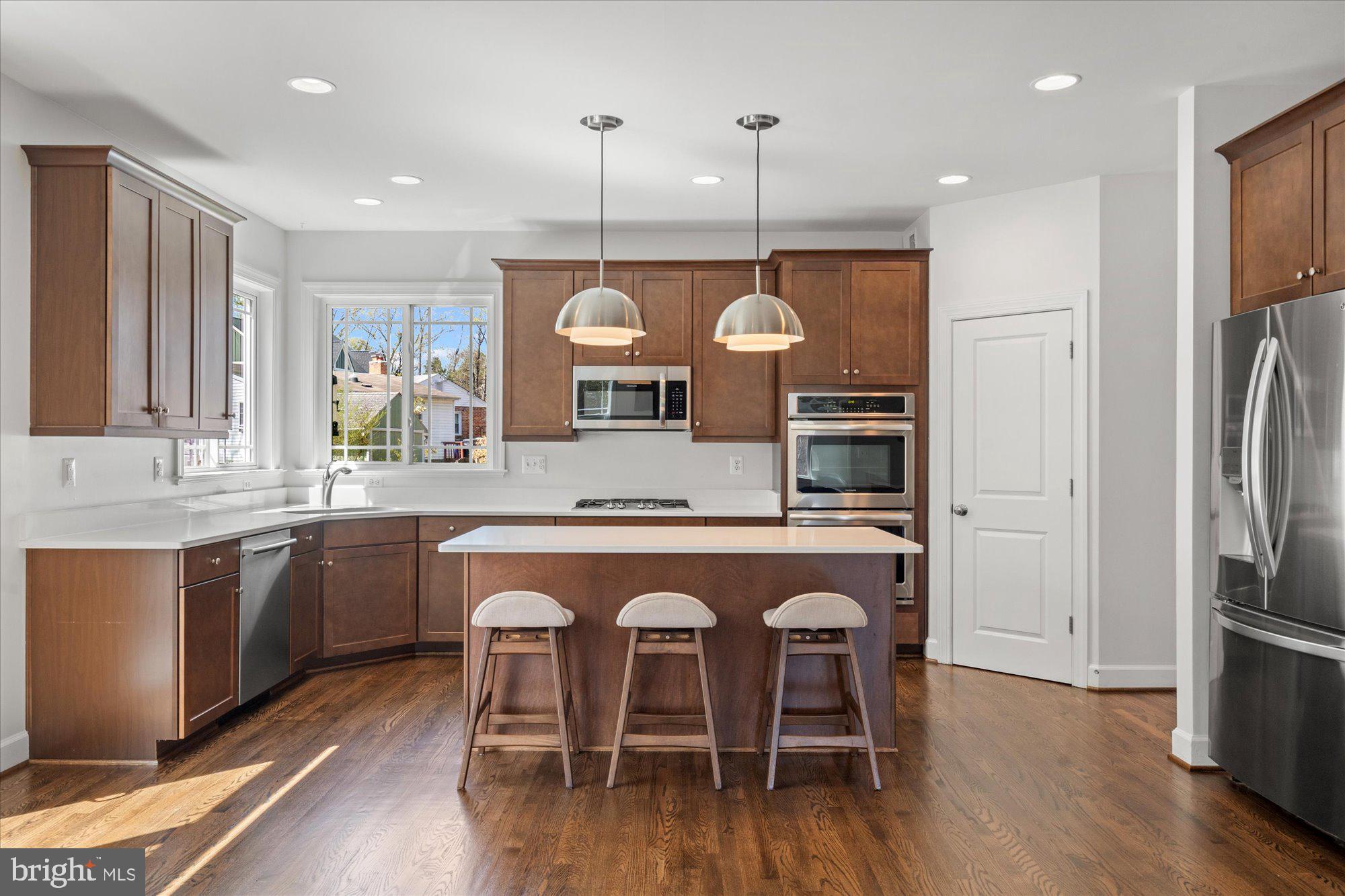 8112 WINGFIELD PLACE