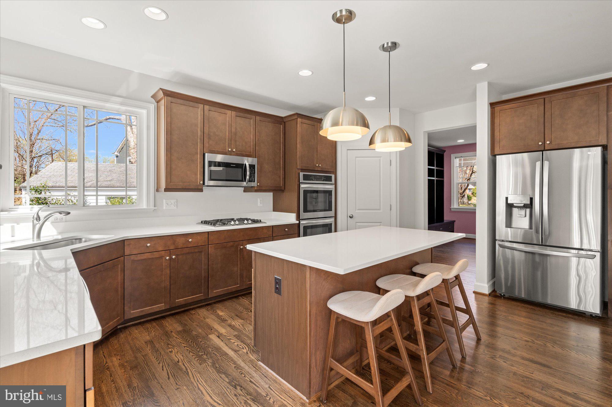 8112 WINGFIELD PLACE