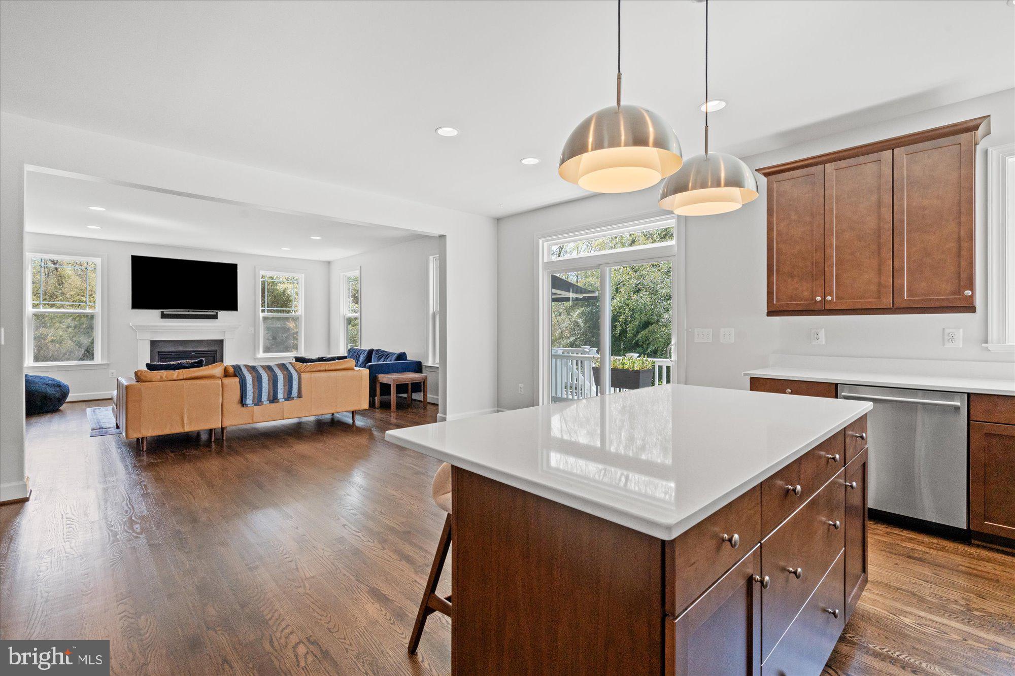 8112 WINGFIELD PLACE