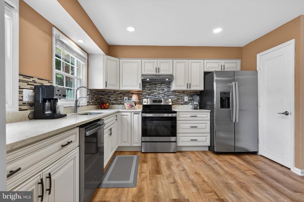8426 GRENOBLE COURT