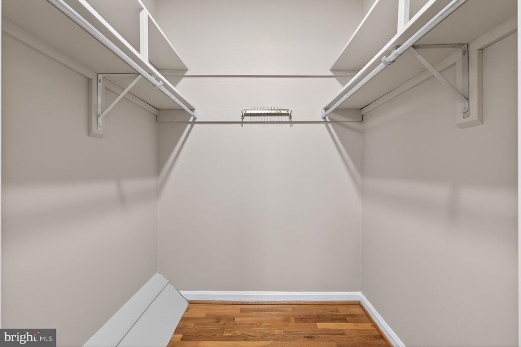 8426 GRENOBLE COURT
