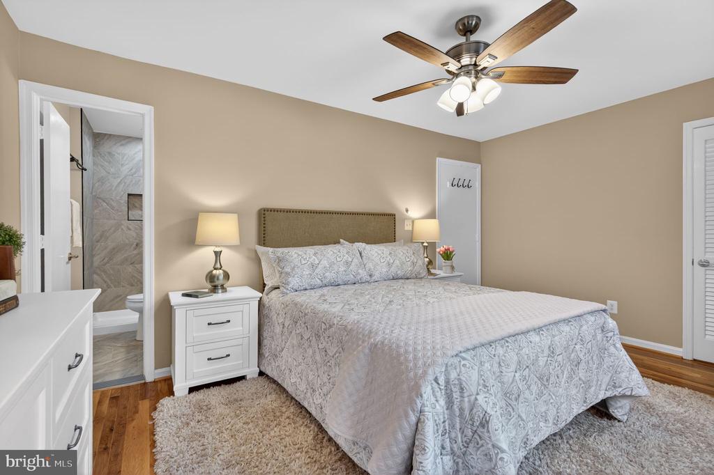 8426 GRENOBLE COURT