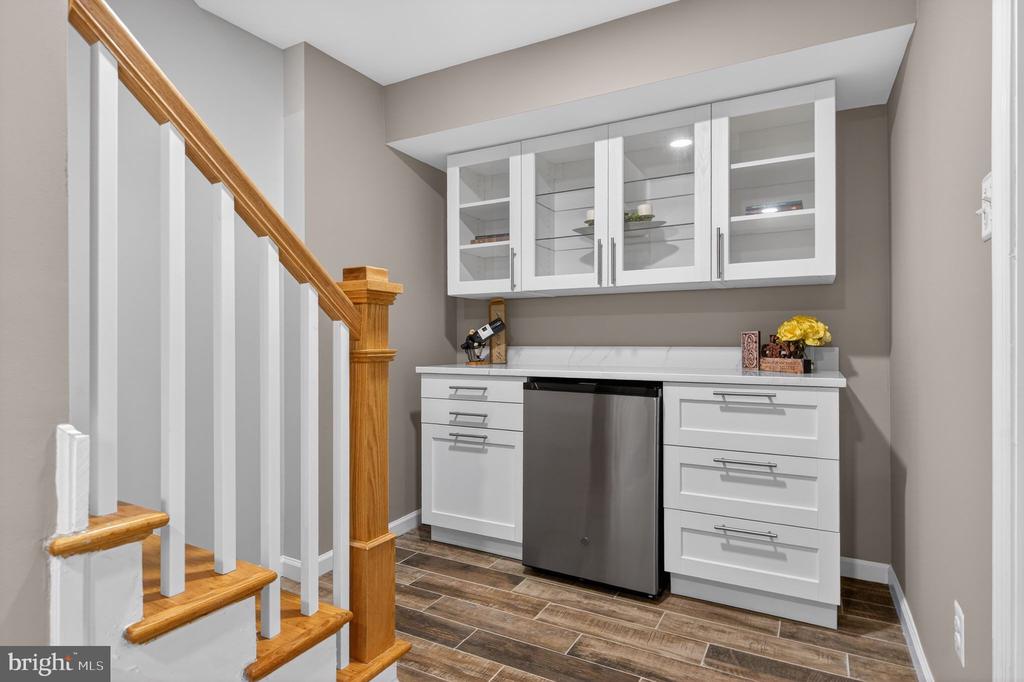 8426 GRENOBLE COURT