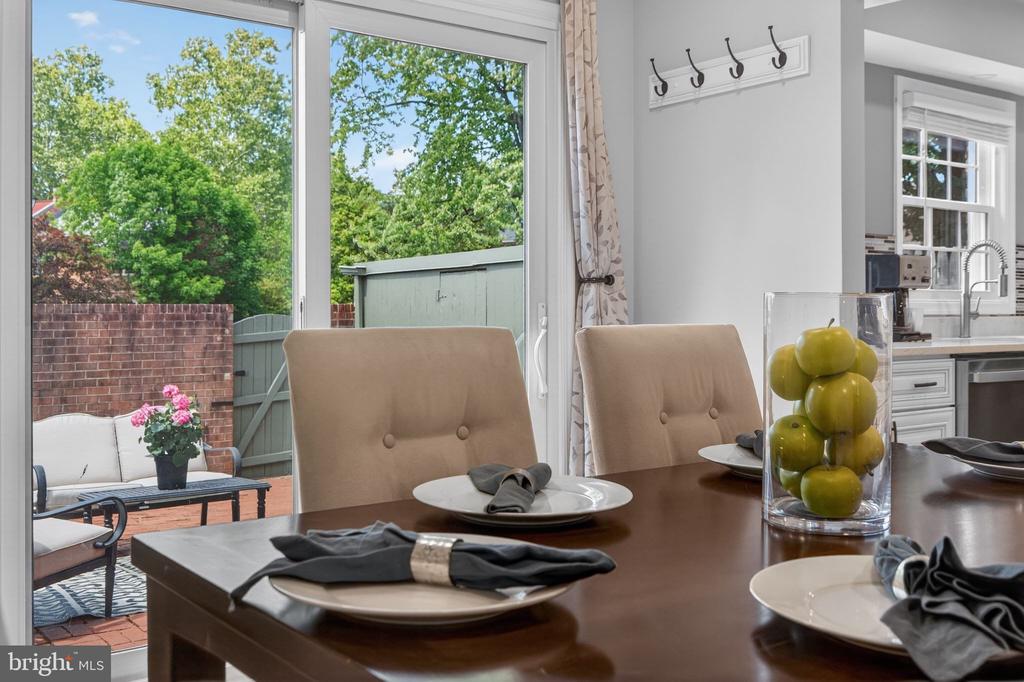 8426 GRENOBLE COURT