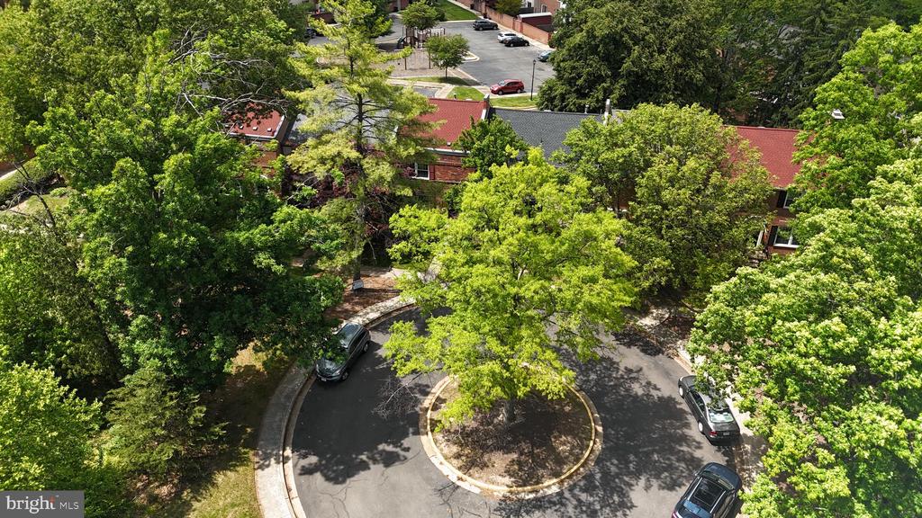 8426 GRENOBLE COURT