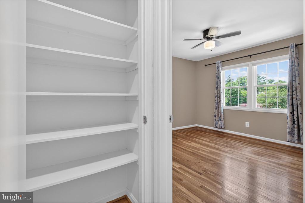 8426 GRENOBLE COURT