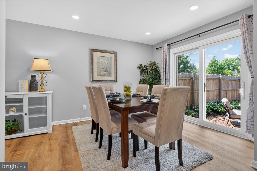 8426 GRENOBLE COURT